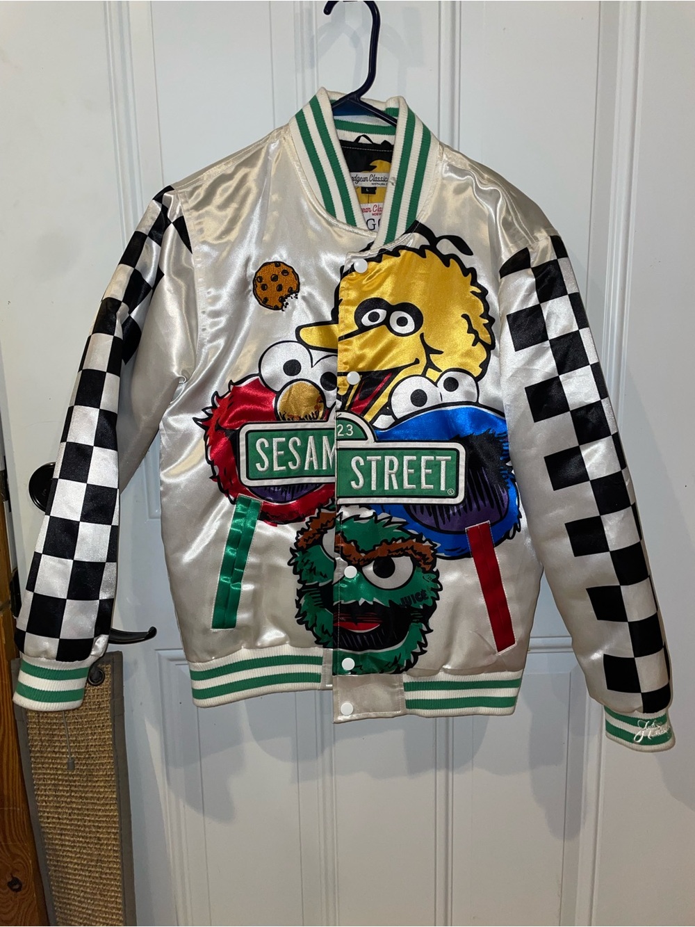 Headgear Classics Sesame Street Bomber Jacket Size L (fits like M)
